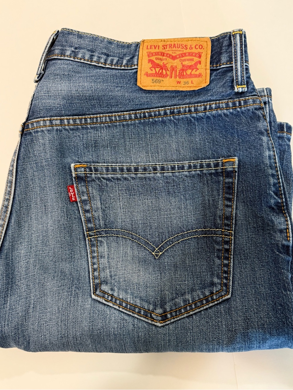 Levi’s 569 Men’s W36 Blue Denim Jorts Loose Straight Long Jean Shorts